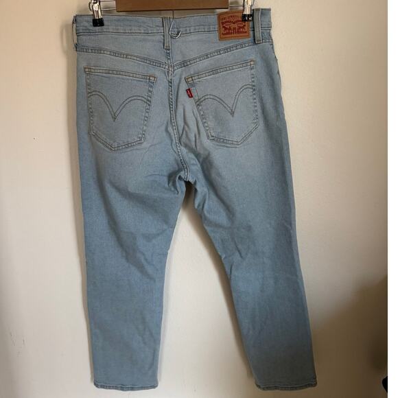Levi's Wedgie Straight Leg Jeans Button-Fly Light Wash Size 32 - Picture 2 of 9